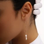 گوشواره بخیه ای با مروارید باروک